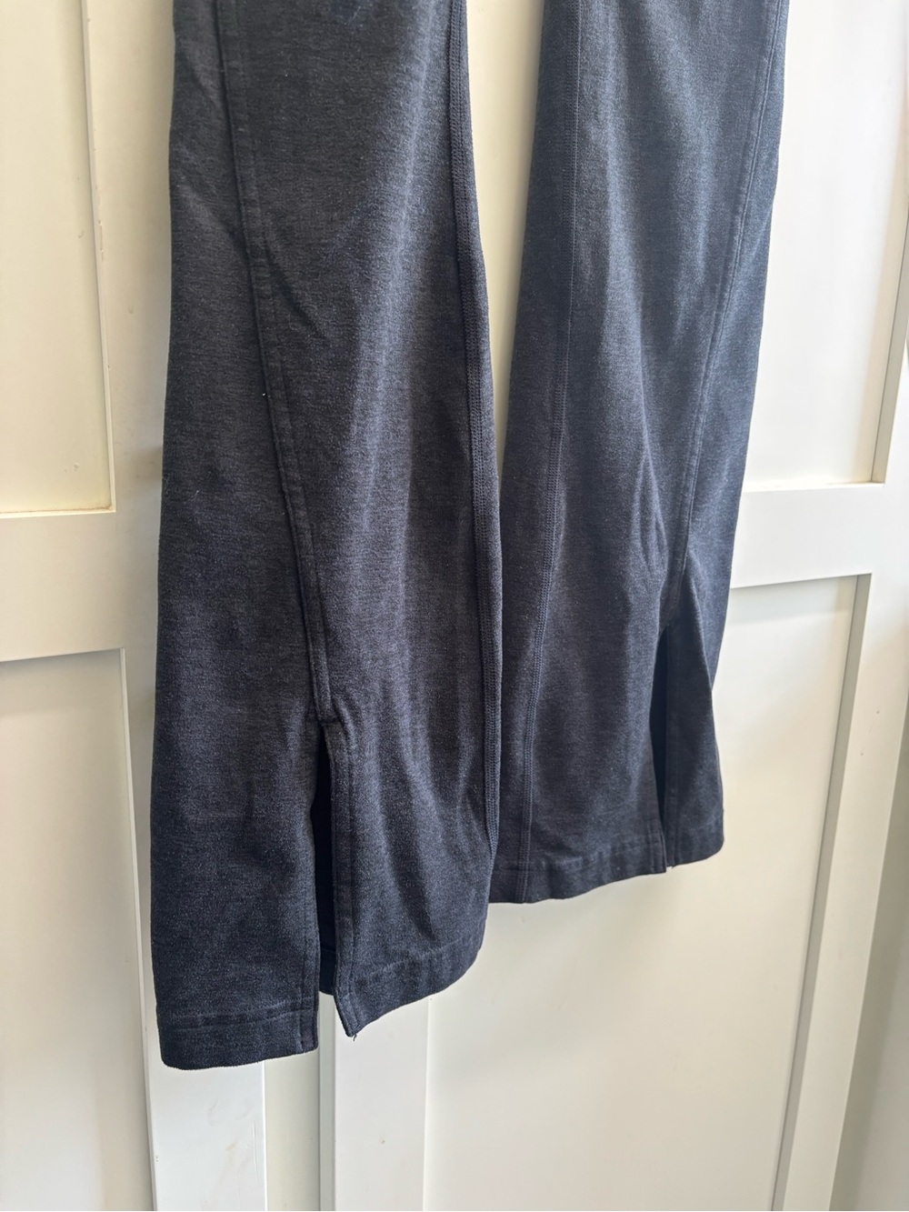Lululemon softstreme Suedey Split-Hem High-Rise Mini-Flare Pant size 6 black - Picture 7 of 9
